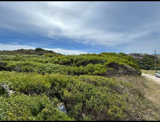 1,145M² VACANT LAND FOR SALE IN PARADISE BEACH